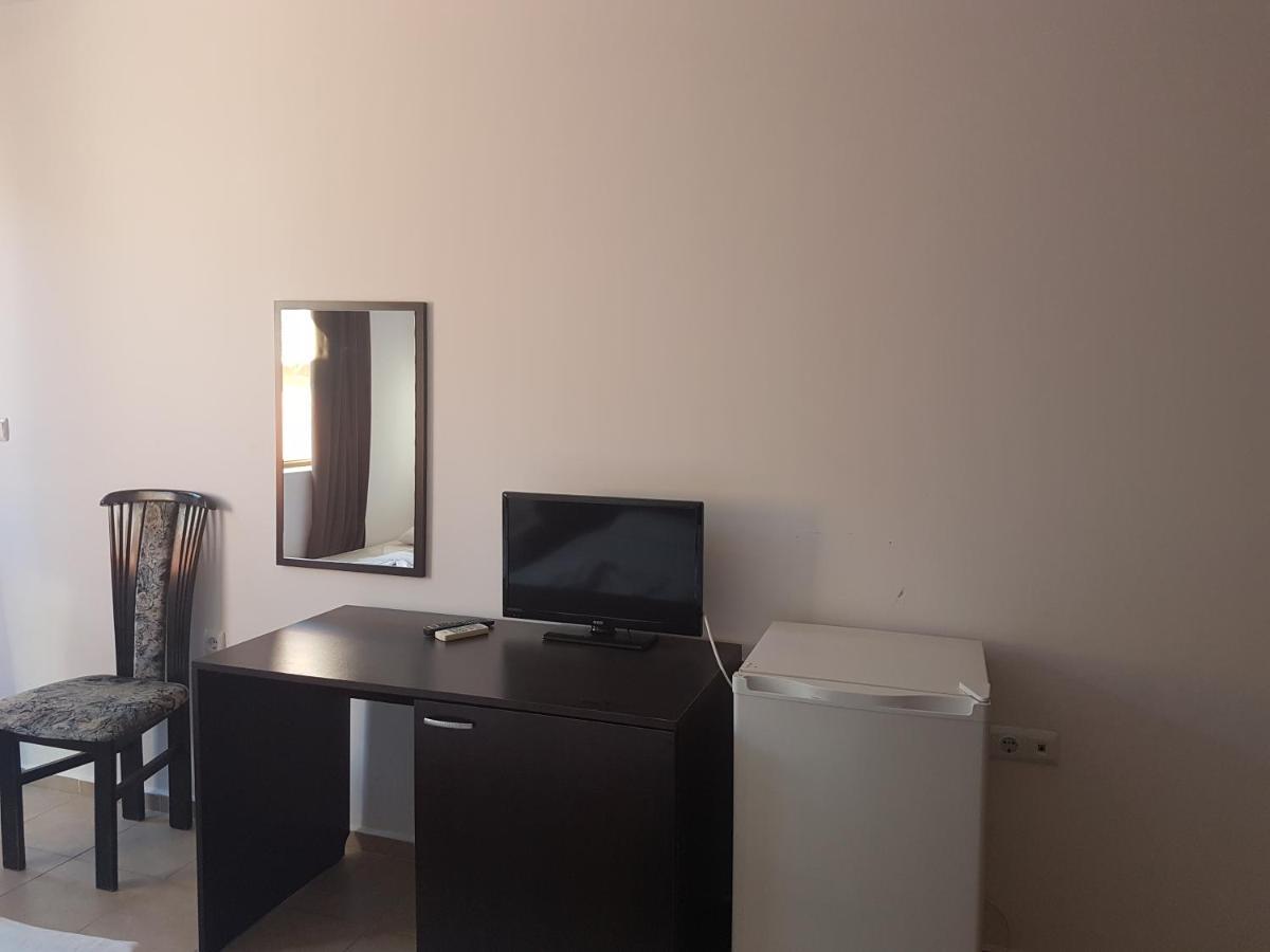 Salt Lake ApartHotel Pomorie Buitenkant foto
