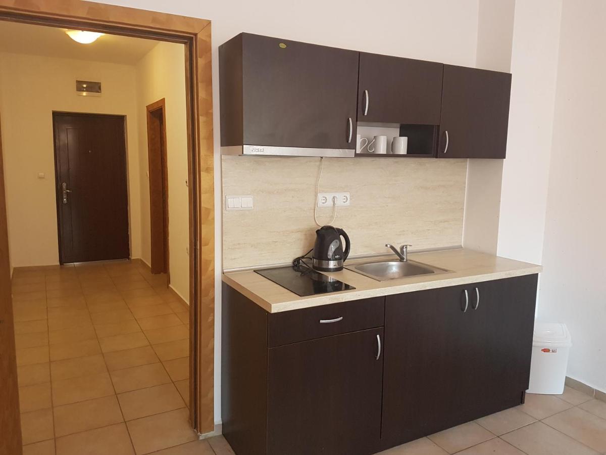 Salt Lake ApartHotel Pomorie Buitenkant foto