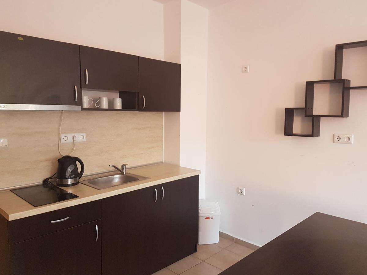 Salt Lake ApartHotel Pomorie Buitenkant foto